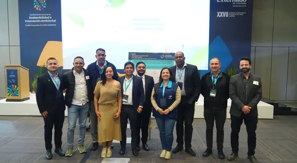 Ideam y ASOCARS firman Memorando de Entendimiento para fortalecer la gestión ambiental en Colombia