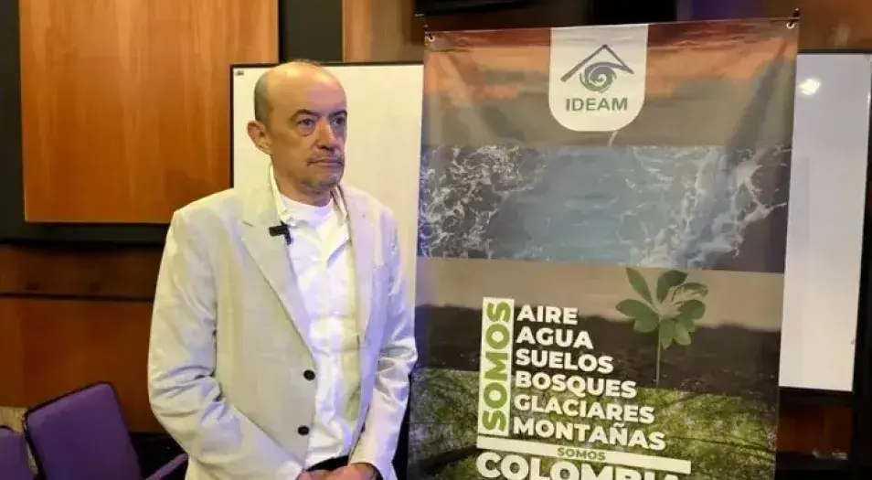 Jorge Luis Ceballos, profesional del Grupo Alta Montaña del Ideam.