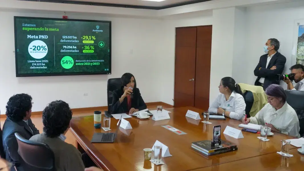 Gobierno Petro logra la mayor reducción de la deforestación en la historia de Colombia