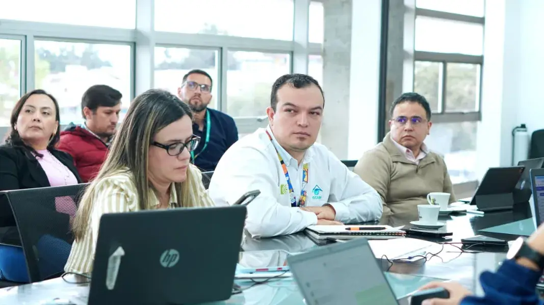 Ideam - Directora del Ideam impulsa la modernización de la Red Hidrometeorológica Nacional