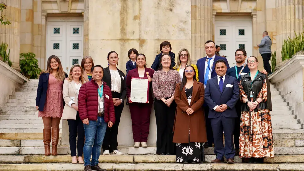 Ghisliane Echeverry Prieto Directora del Ideam y sus asesores en el Senado de la República de Colombia 